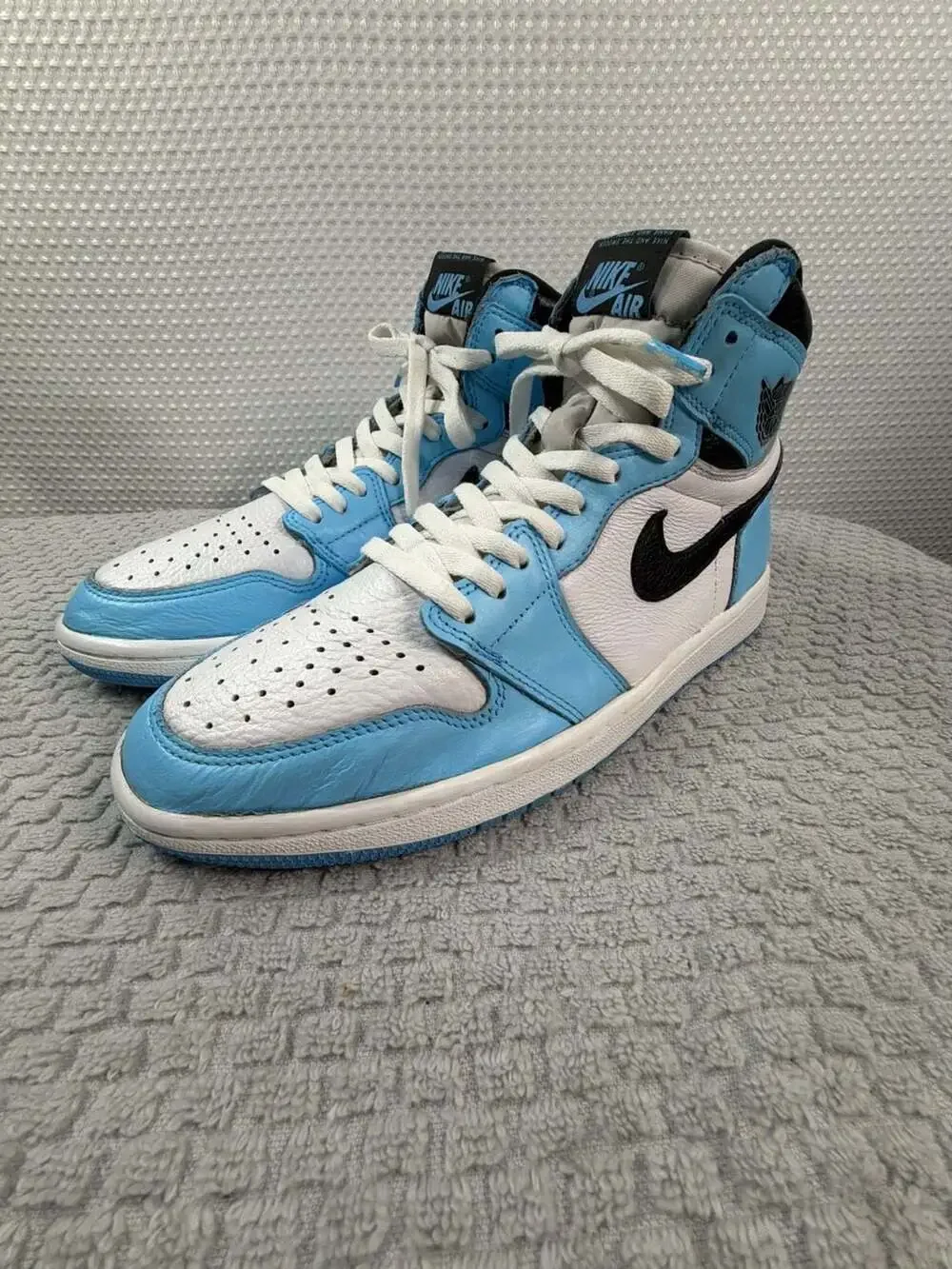 Nike Air Jordan 1 Retro High OG 'University Blue' 555088-134